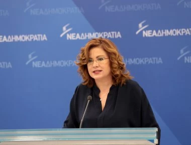Σπυράκη κατά Τσίπρα: «Αντί να εμφανισθεί ως πρωθυπουργός, επιτέθηκε στη Ν.Δ.»
